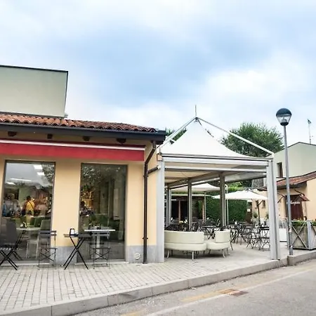 In House - Albavillage For 4 People
